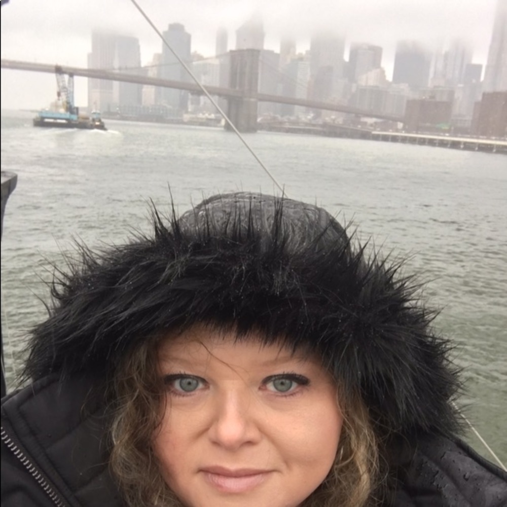 Meet your Posher, Angie